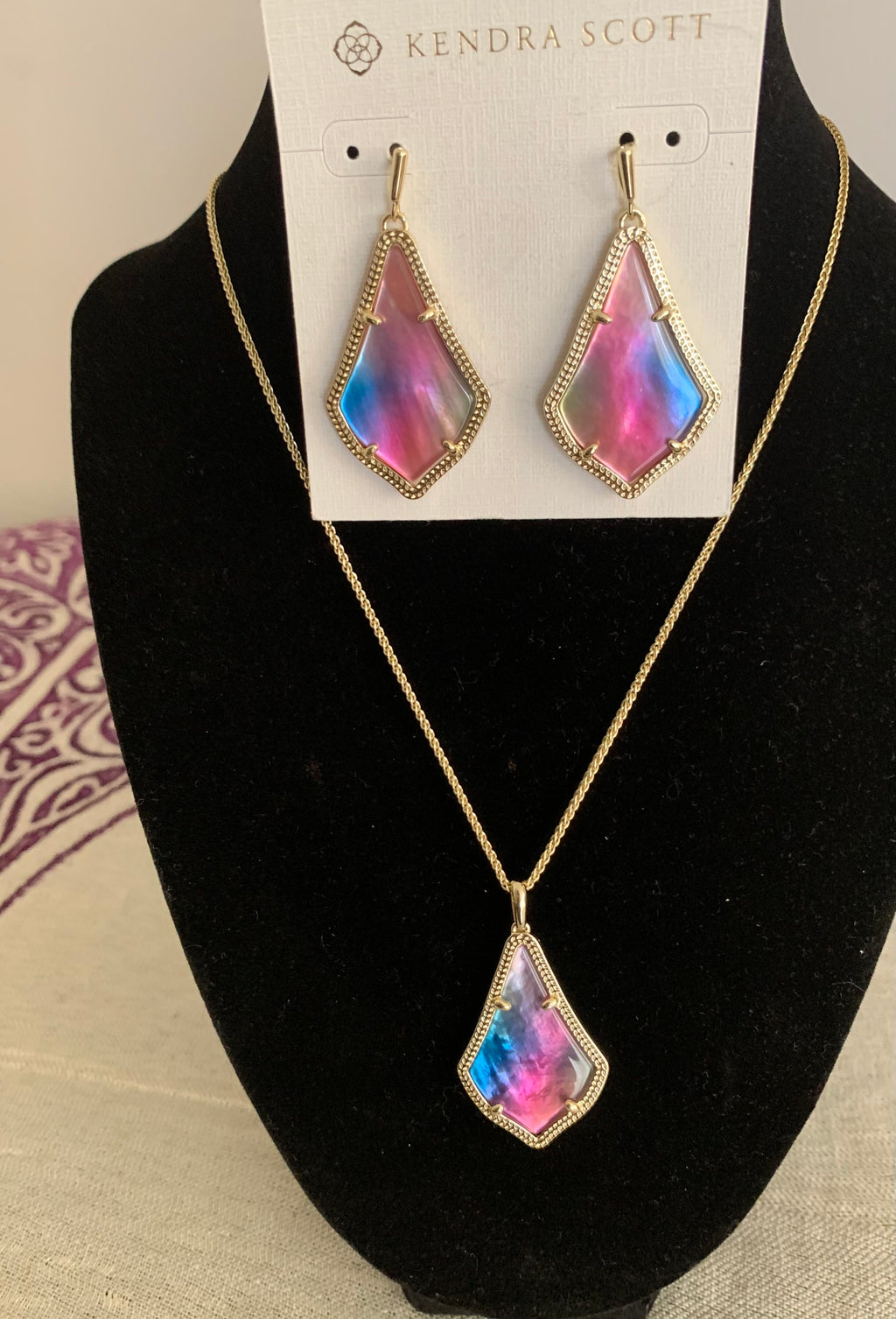 Kendra Scott Iridescent Stone Pendant Necklace & Earring Set